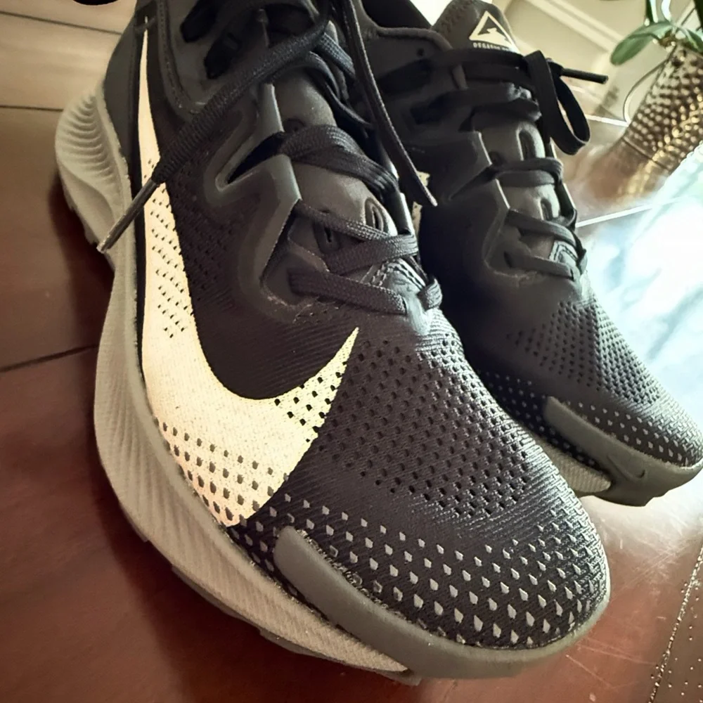 Nike Women’s Pegasus Trail 2 Sneakers - Picture 10 of 11